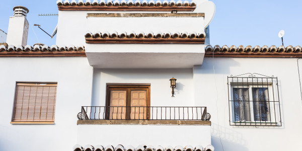 Pintar Fachadas de Casas Unifamiliares / Chalets en Teruel · Pinturas Especiales Anticorrosivas y de Alta Resistencia