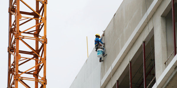 Trabajos Verticales en Fachadas de Edificios / Viviendas en Teruel · Pintar Edificios de Construcción de Obra Nueva